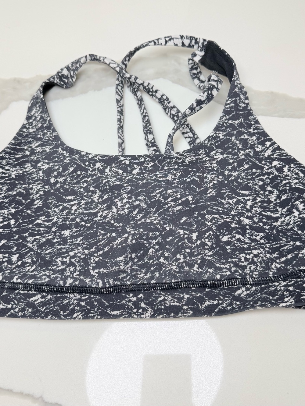 LULULEMON Athletica ENERGY grey black Strappy BACK SPORT BRA size 8 Flaw NOTED